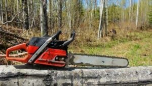 How to use a chainsaw safely