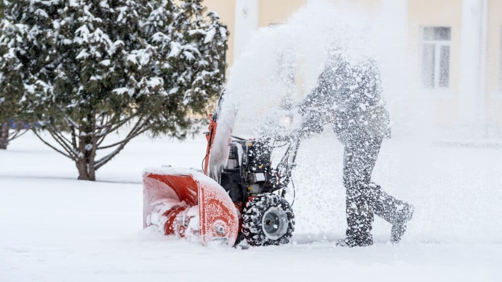 Snow Blower Buying Guide: Key Factors to Consider